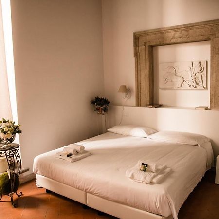 Flowers Apartments Roma Quarto foto