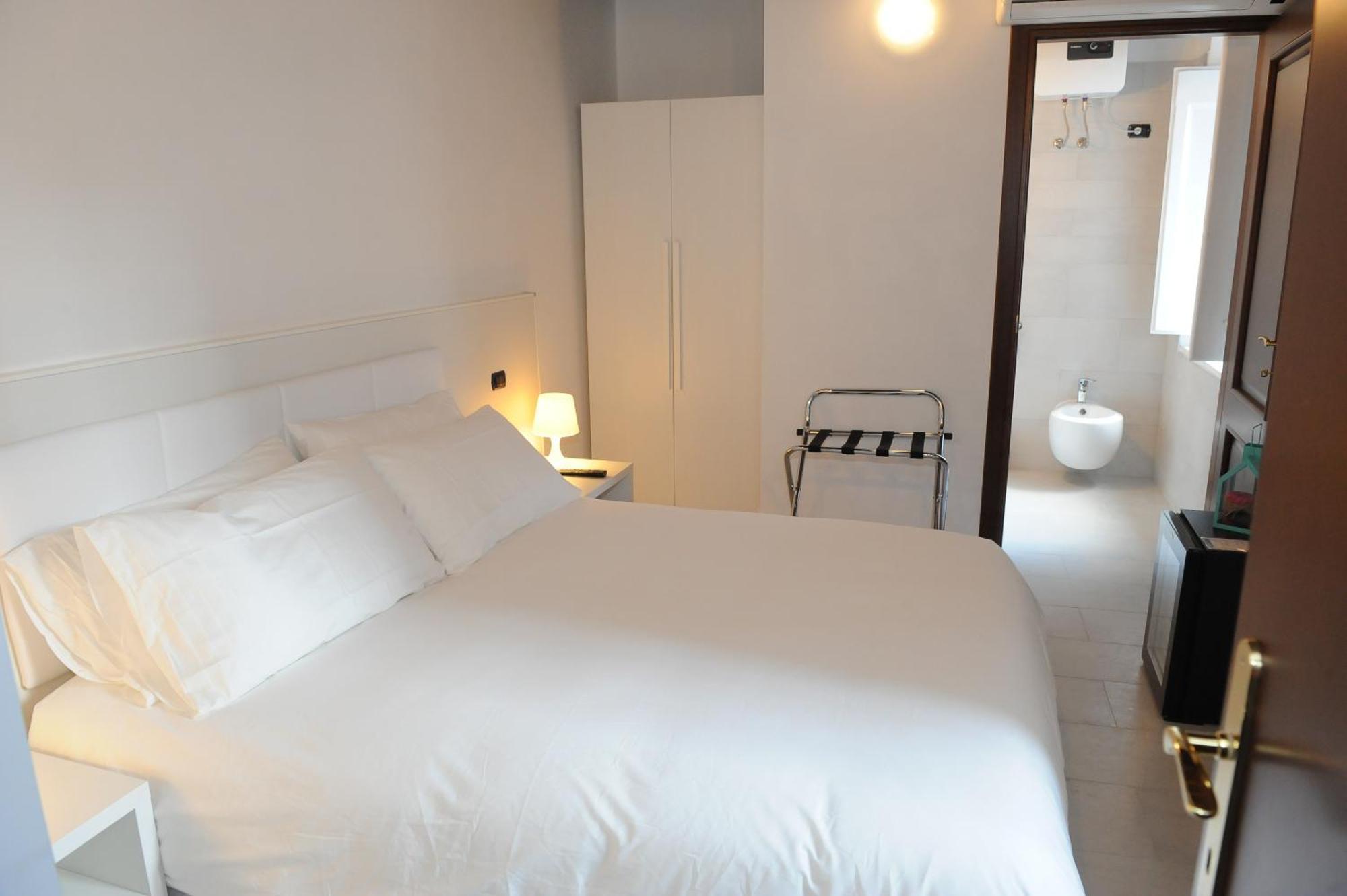 Flowers Apartments Roma Quarto foto