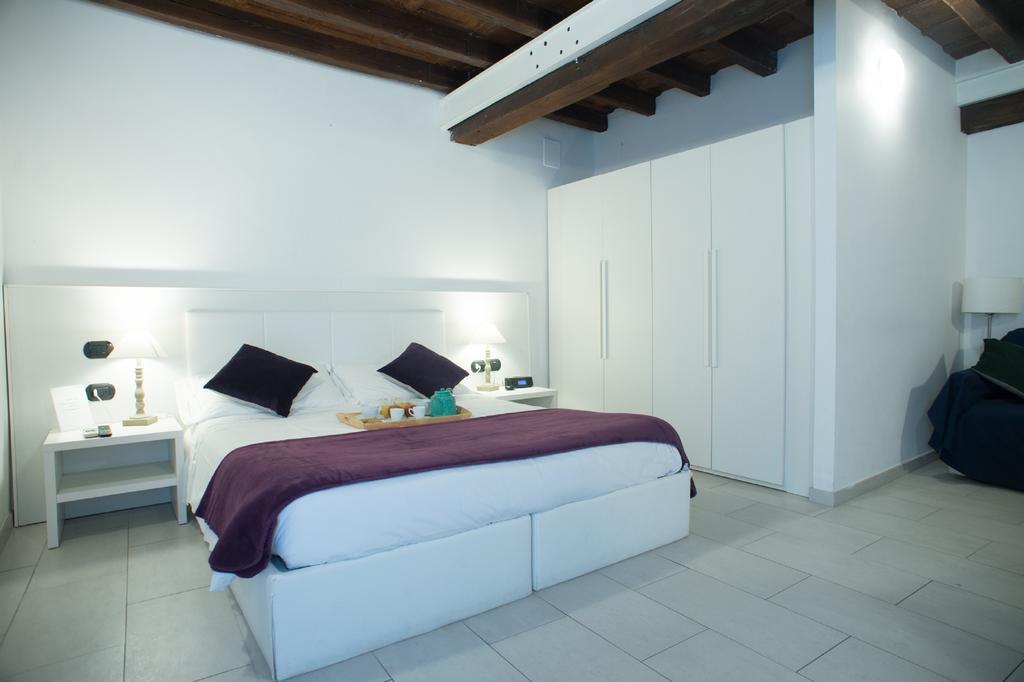 Flowers Apartments Roma Quarto foto