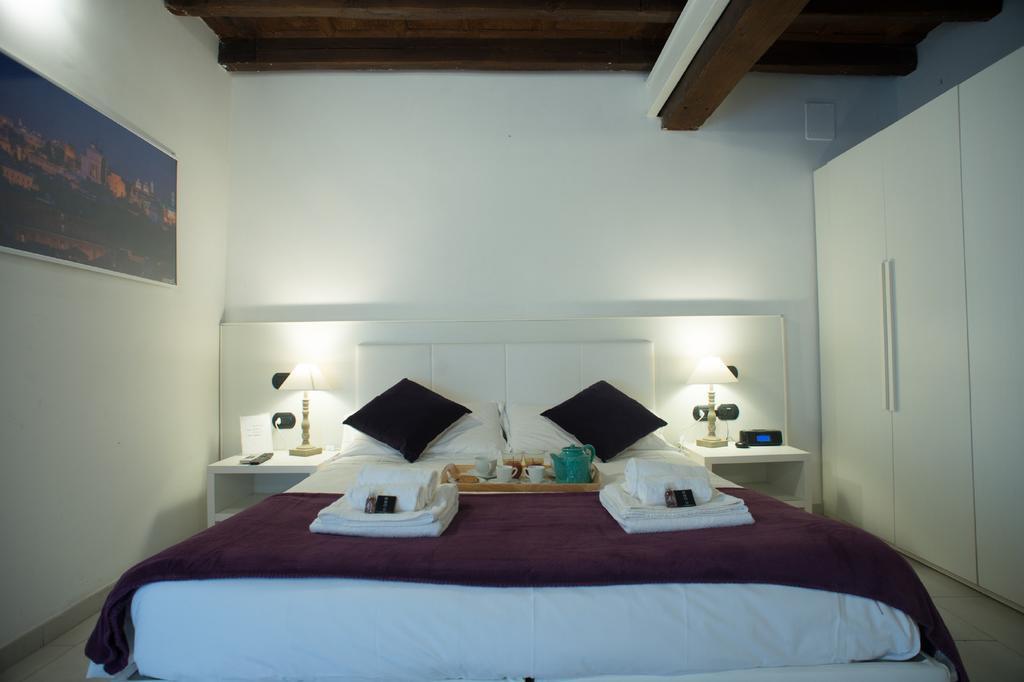 Flowers Apartments Roma Quarto foto
